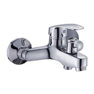 P30212 Смеситель для ванны с коротким изливом и переключателем для душа